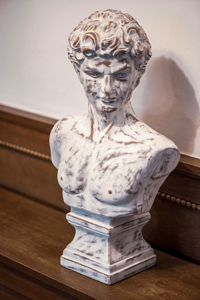 Skulptur im Kanzleigebäude